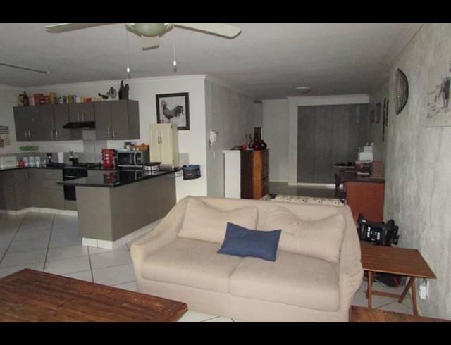 6 BEDROOM HOUSE FOR SALE IN WHITE RIVER CENTRAL